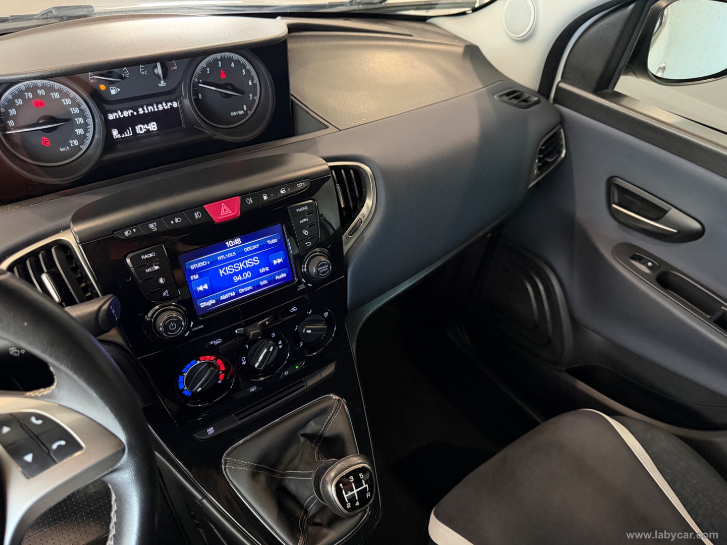 Ypsilon 0.9 T.Air 85CV 5p.Met.Ec.Silver - immagine 11