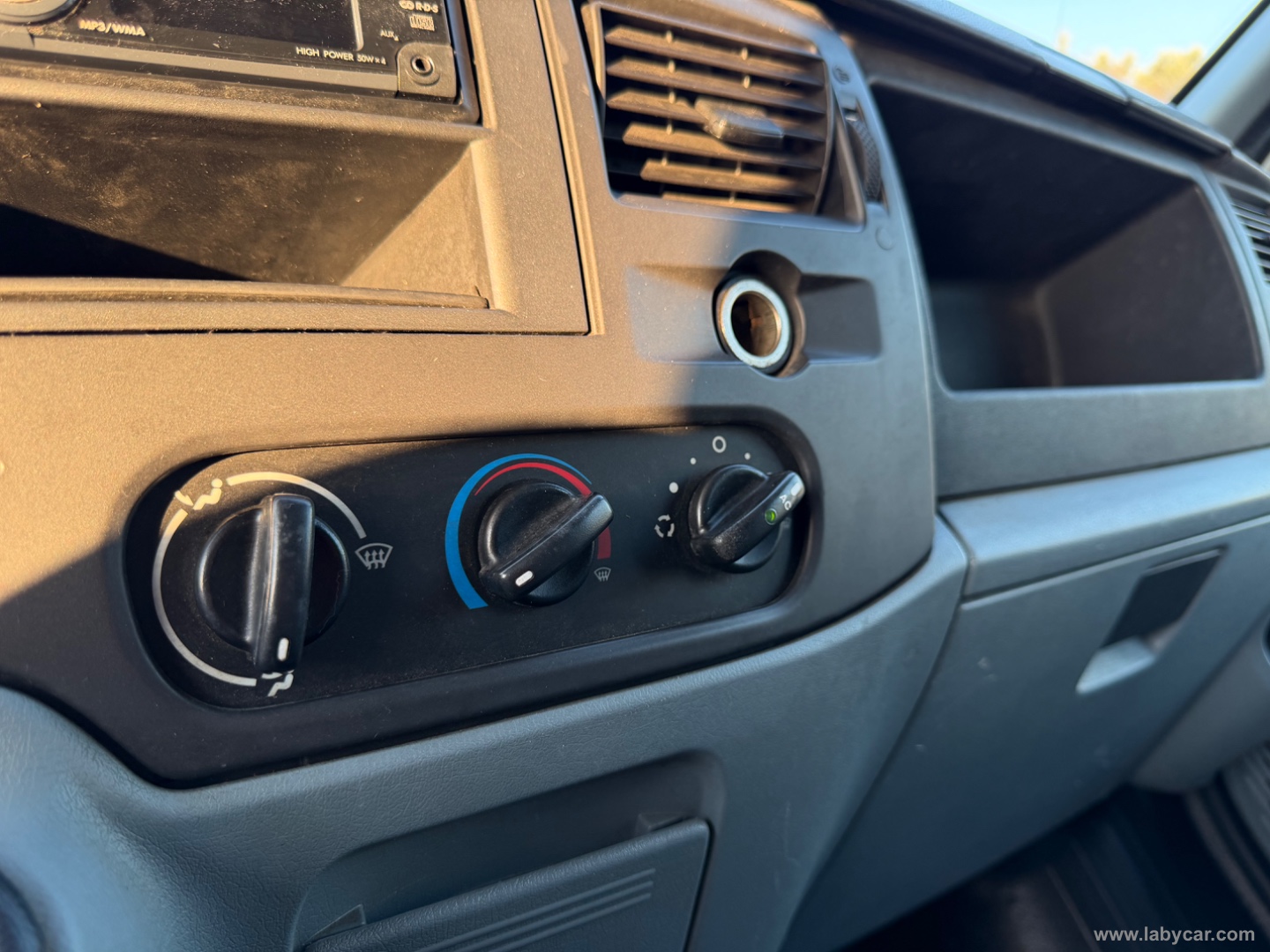 Transit 350L 2.4 TDCi/115 PL-RG Cabinato - immagine 11