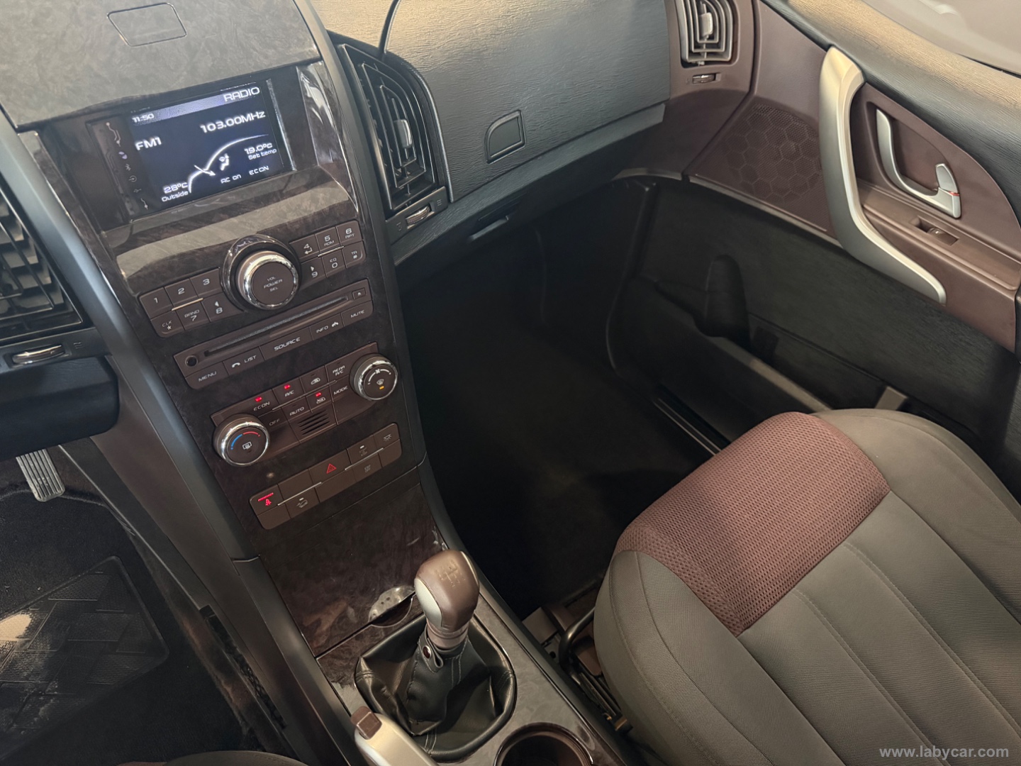XUV500 2.2 16V FWD W6 - immagine 11