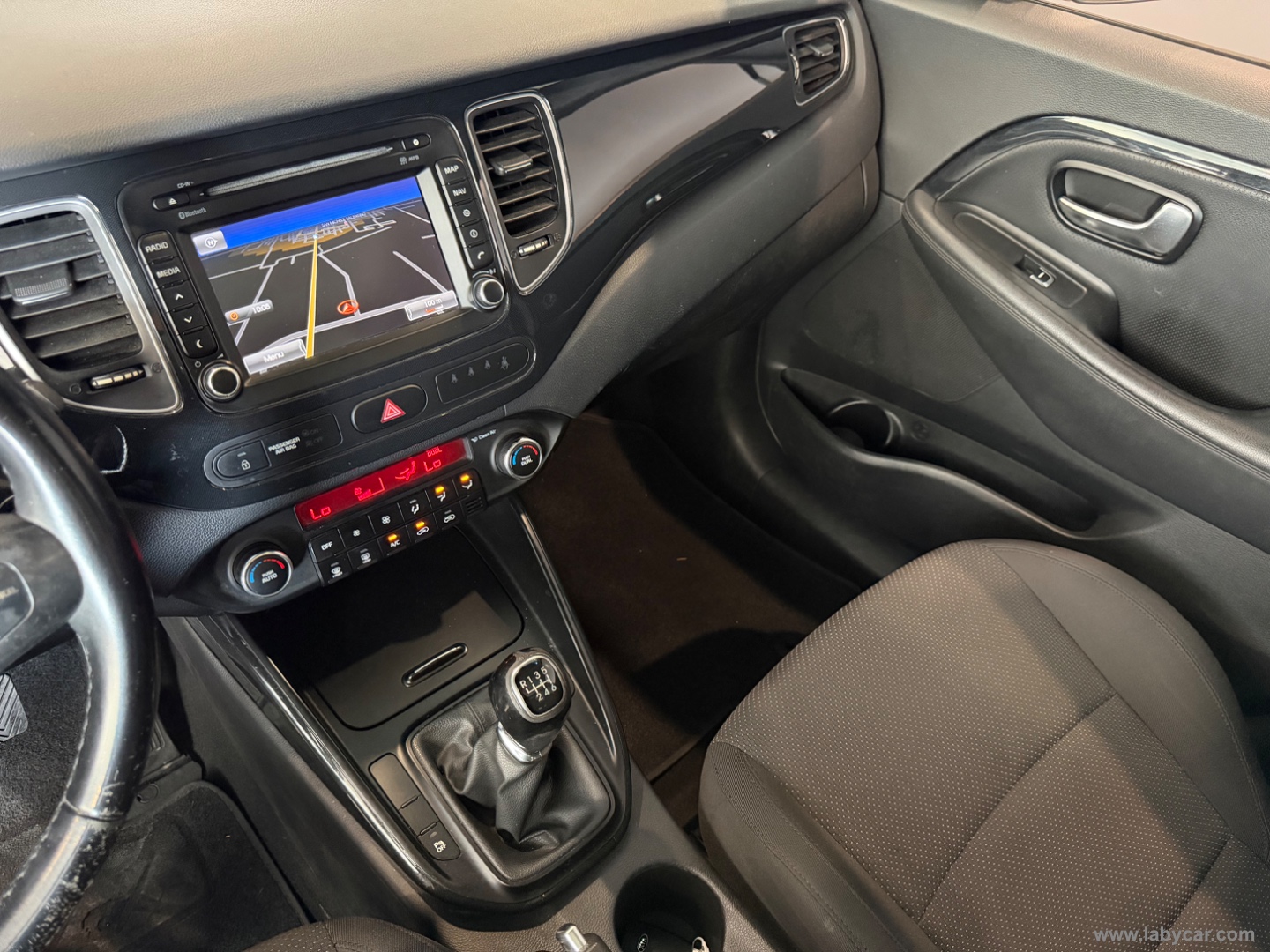 Carens 1.7 CRDi 115 CV Class - immagine 11