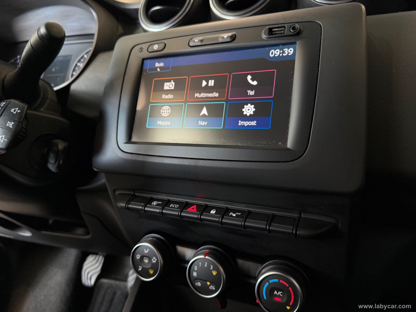 Duster 1.0 TCe 100CV ECO-G 4x2 Essential - immagine 11