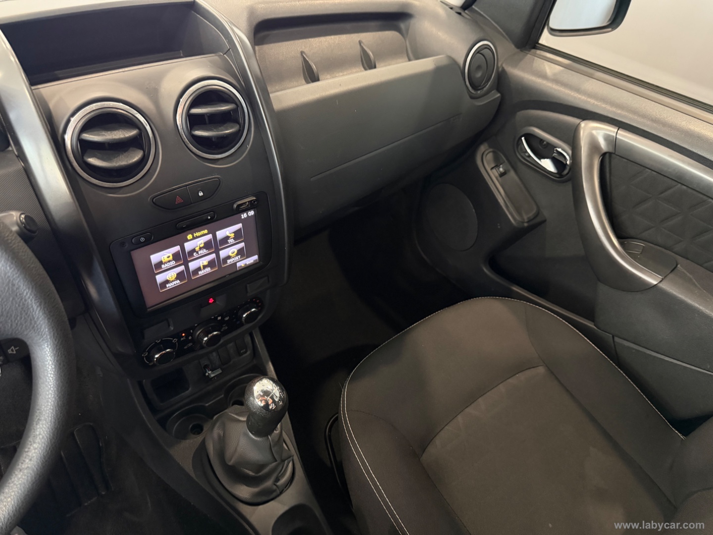 Duster 1.6 110 CV 4x2 - immagine 11