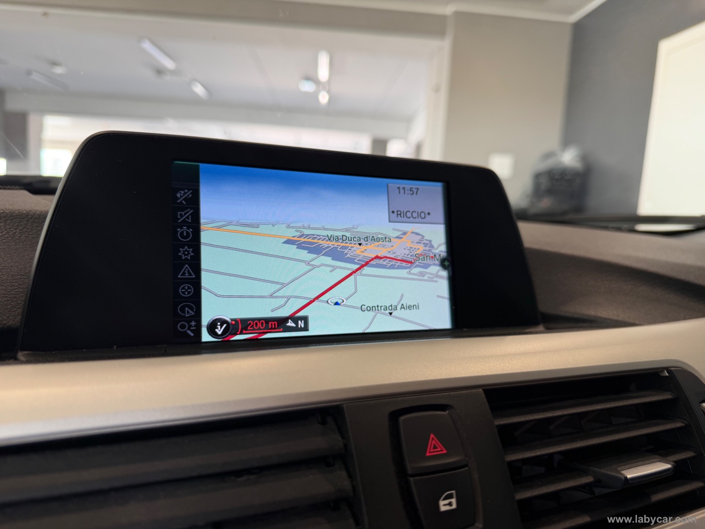 318d xDrive Touring Sport - immagine 11