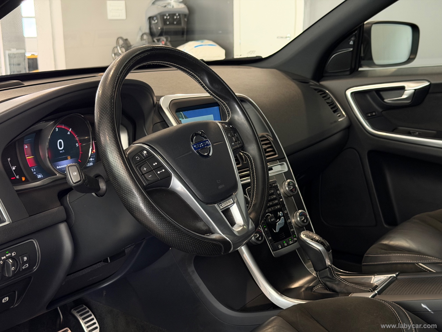 XC60 D4 Geartronic R-design - immagine 11