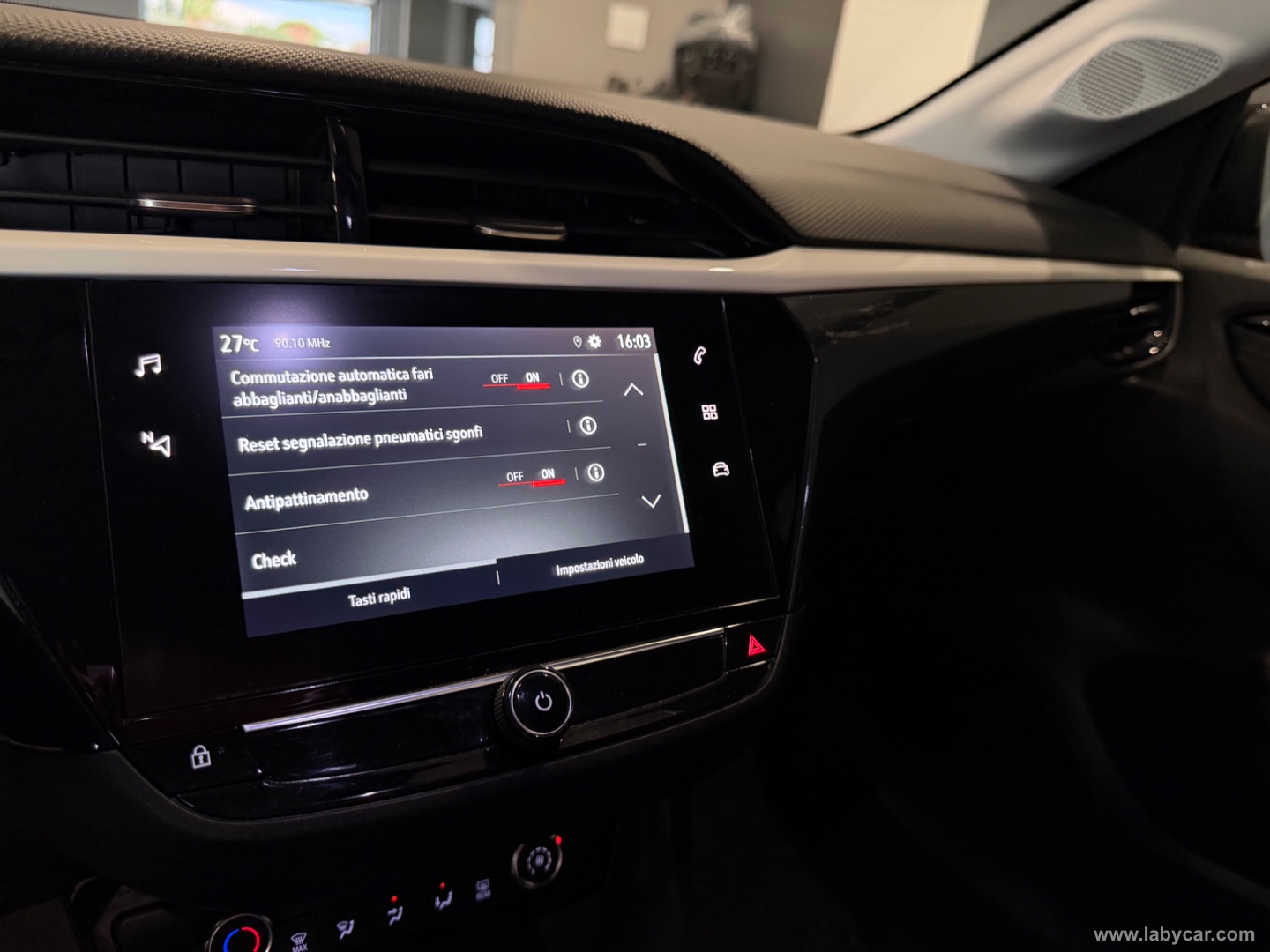 Corsa 1.2 Design & Tech - immagine 11