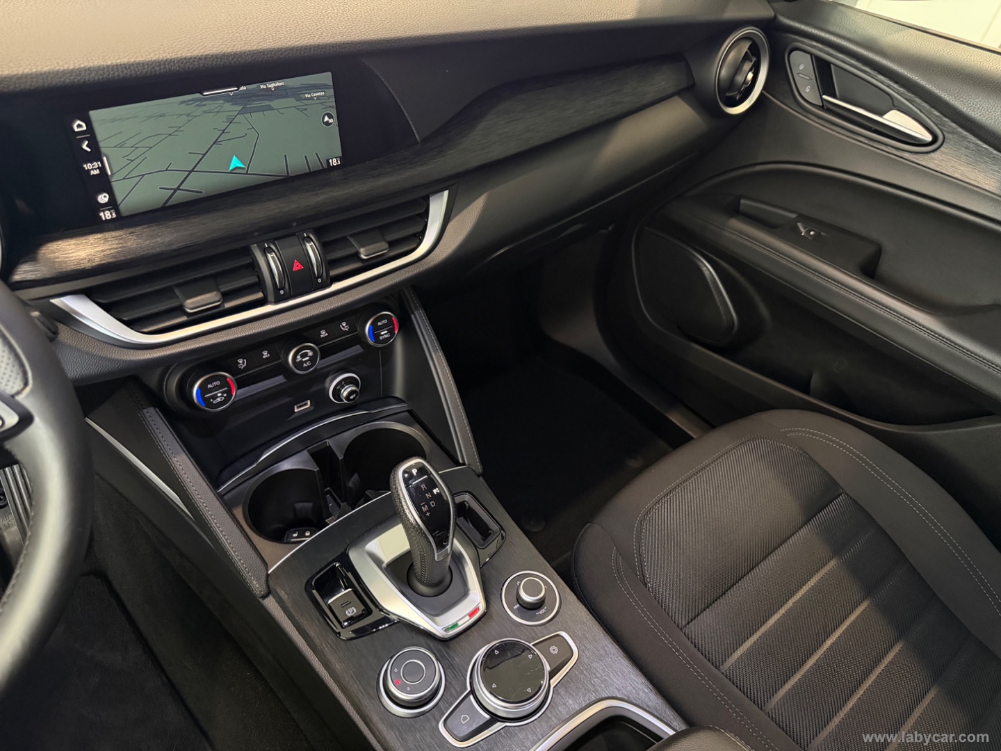 Stelvio 2.2 T.diesel 190 CV AT8 Q4 Bus. - immagine 11