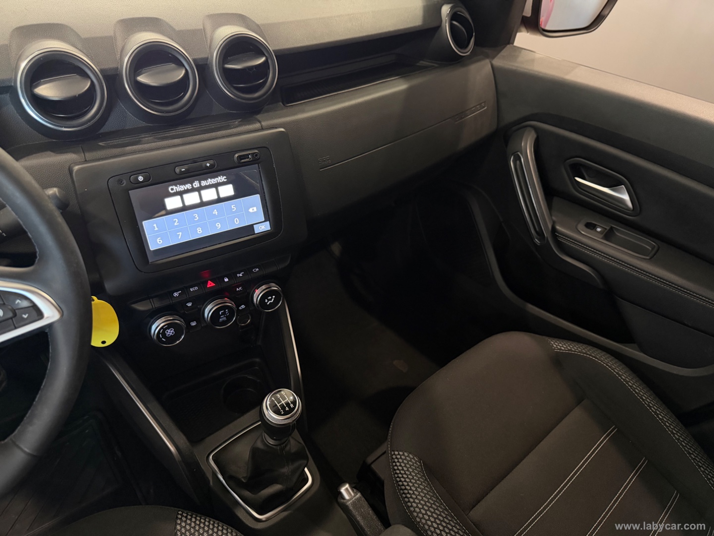 Duster 1.0 TCe 100CV ECO-G 4x2 Essential - immagine 11