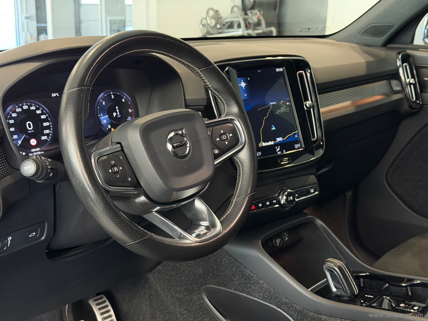 XC40 D3 Geartronic R-design - immagine 11