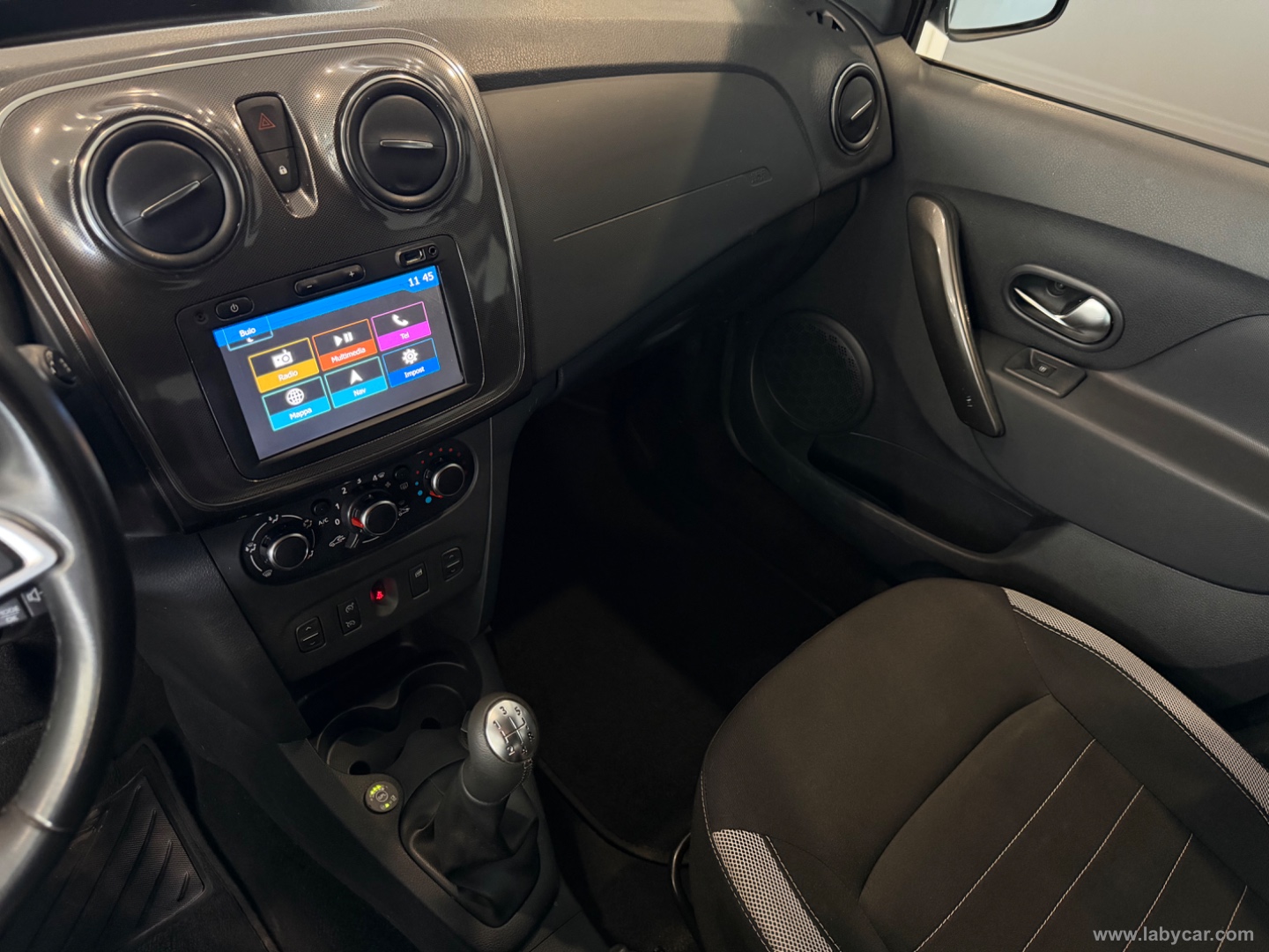 Sandero Stepway 0.9 TCe GPL 90CV Comfort GANCIO TRAINO - immagine 11