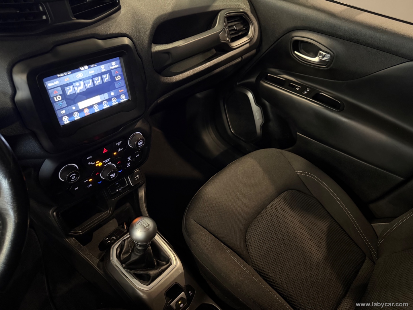 Renegade 1.6 Mjt 120CV Longitude - immagine 11