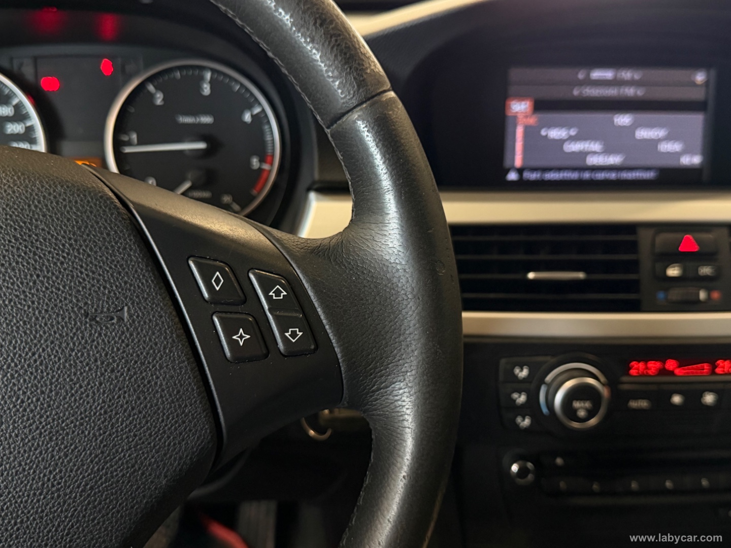 320d Touring Futura - immagine 11