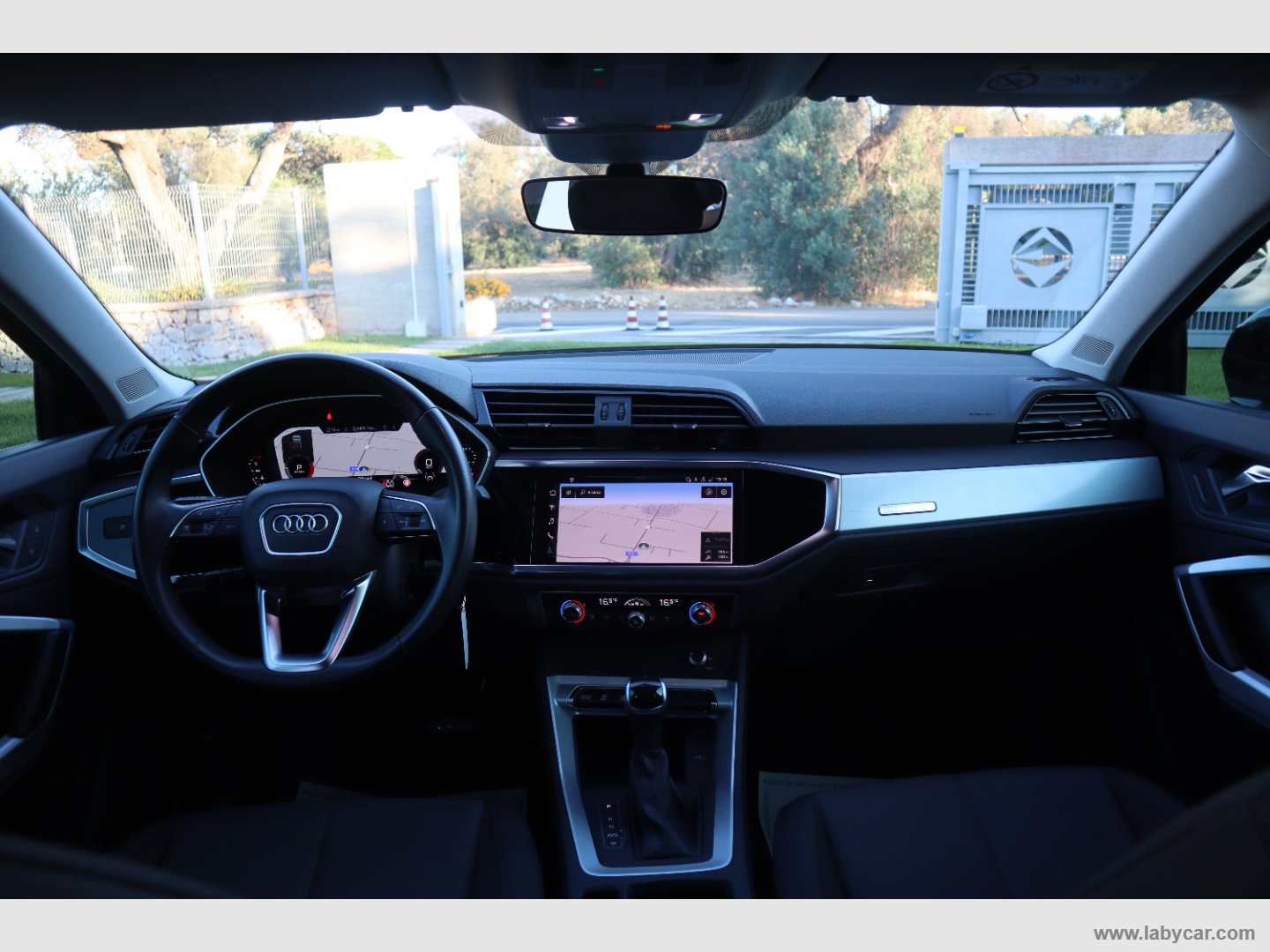 Q3 SPB 35 TDI S tronic Identity Black - immagine 11