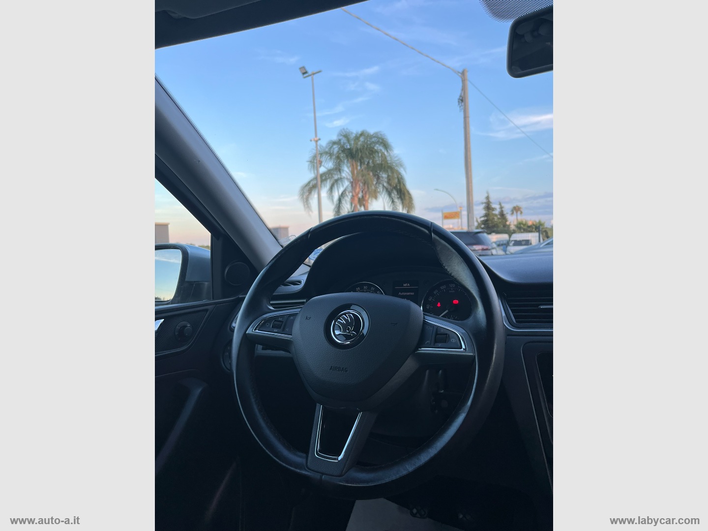 Rapid 1.6 TDI CR 90 CV Executive - immagine 11