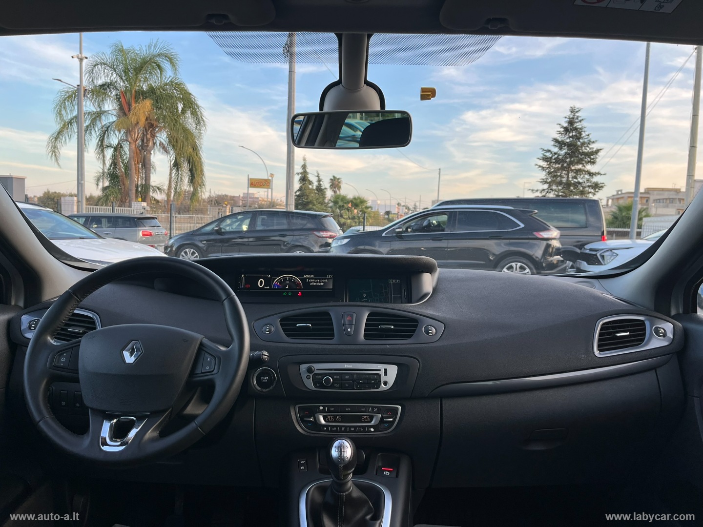 Scénic XMod 1.5 dCi 110 CV EDC Limited - immagine 11