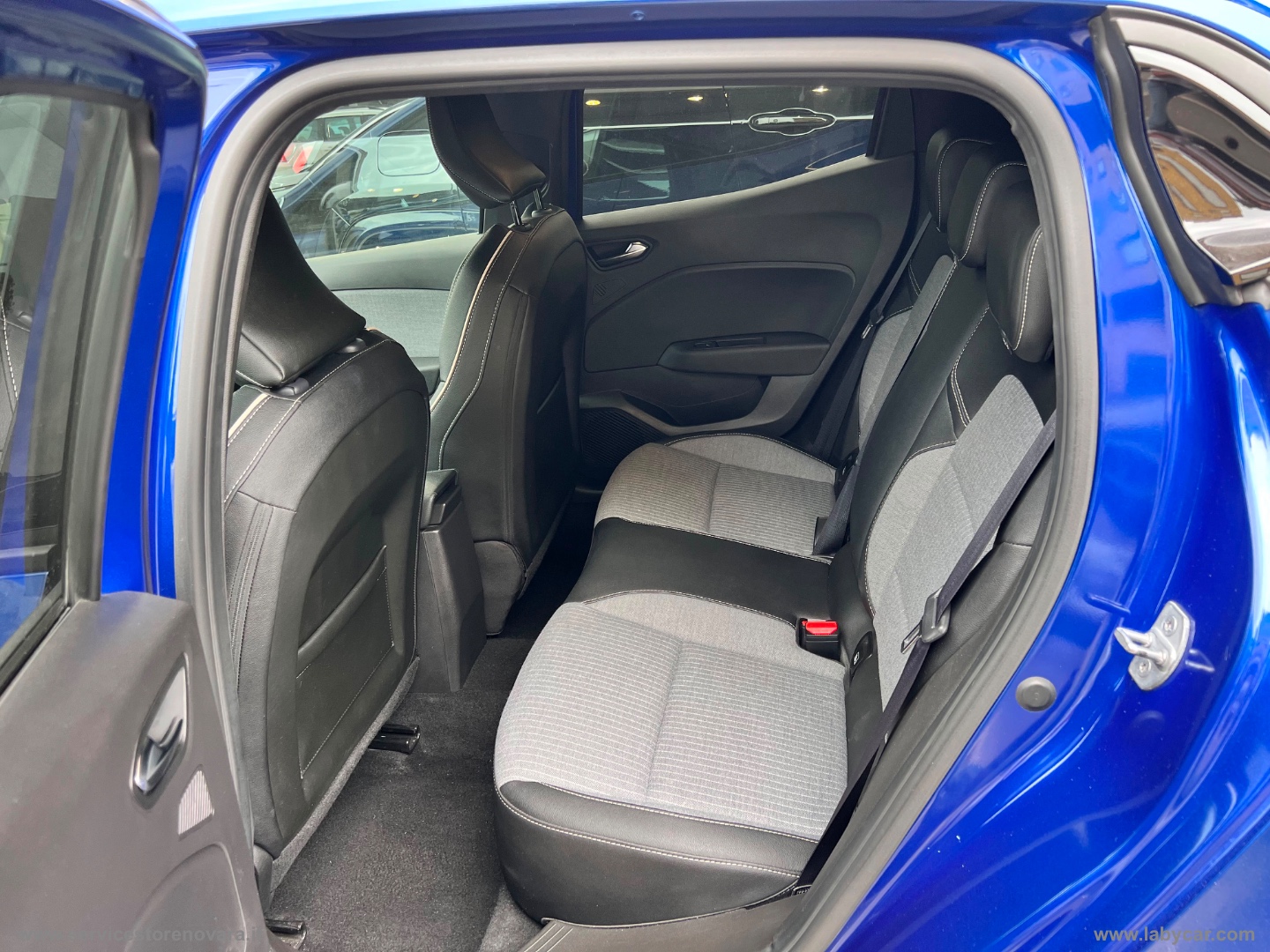 Clio TCe 90 CV Techno - immagine 11