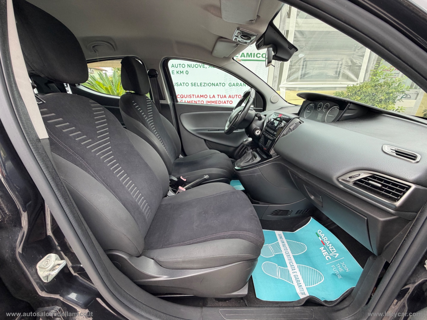 Ypsilon 0.9 T.Air 85 CV 5p. S&S DFN Gold - immagine 11