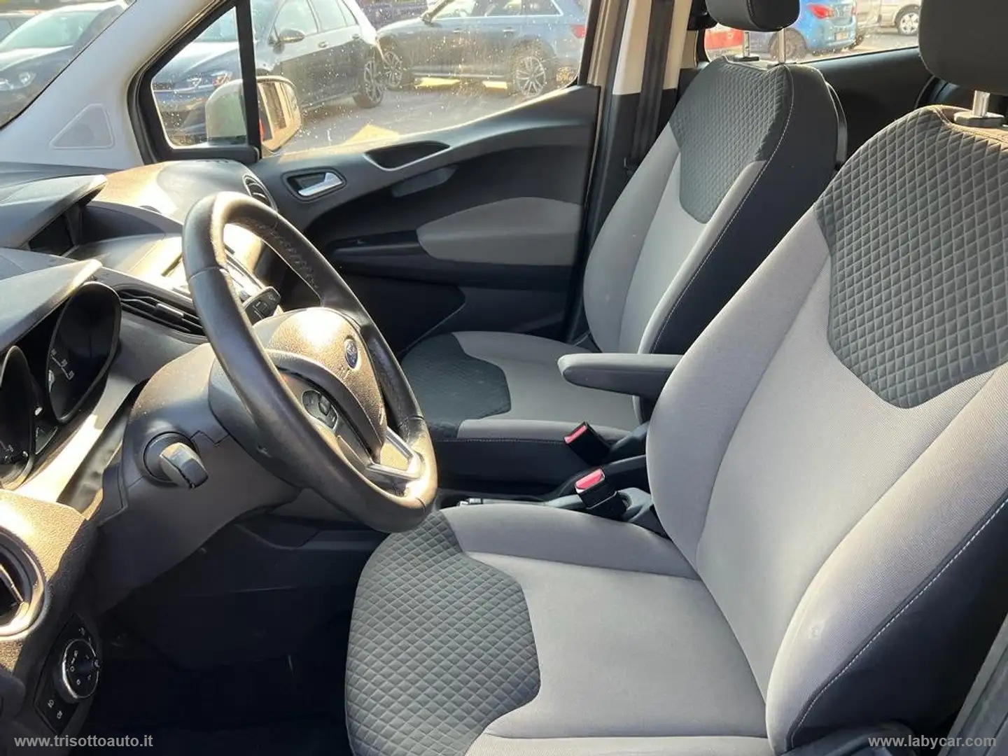 Tourneo Courier 1.0 EcoBoost 100 CV CON GANCIO TRAINO - immagine 11