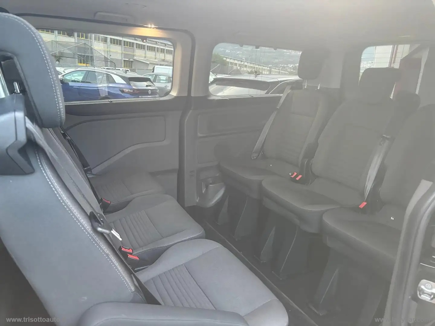 Tourneo Custom 320 2.0 EcoB 185CV MHEV 8 POSTI - immagine 11