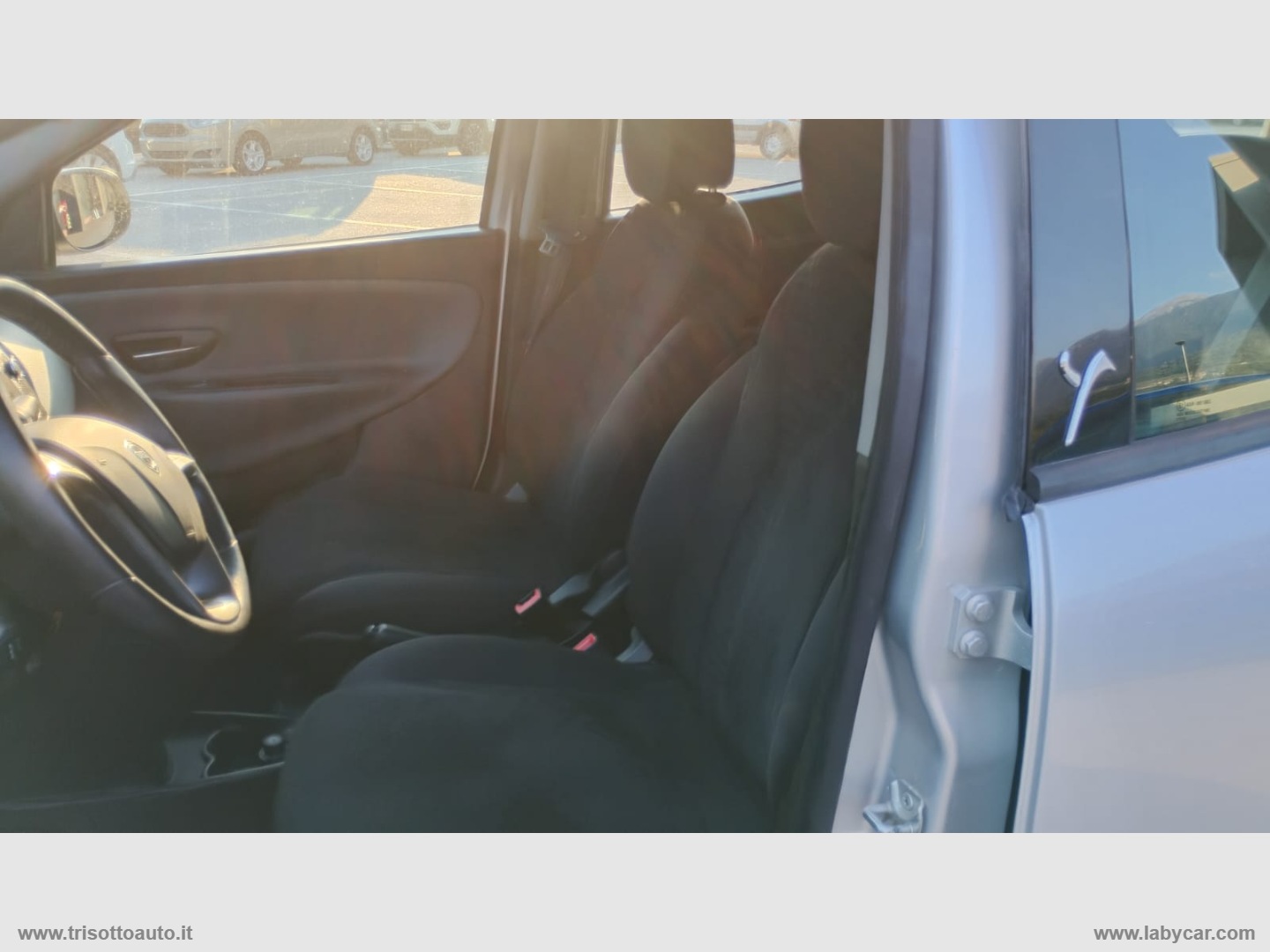 Ypsilon 1.2 69 CV 5p. - immagine 11