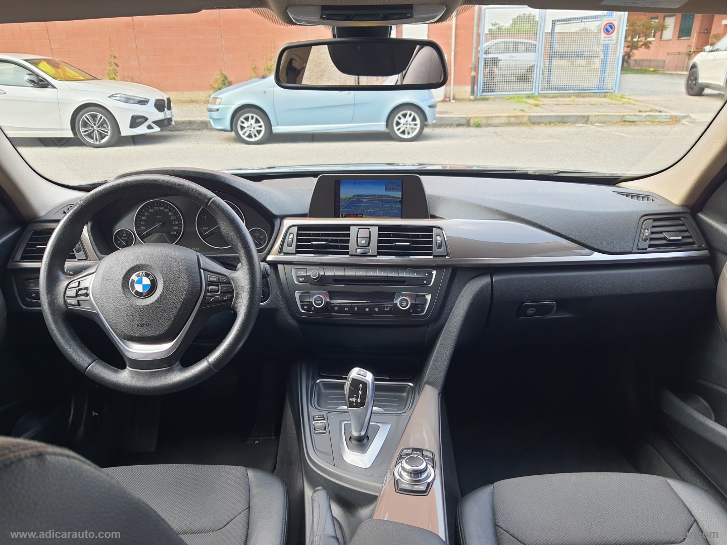 330dA xDrive Modern - immagine 11