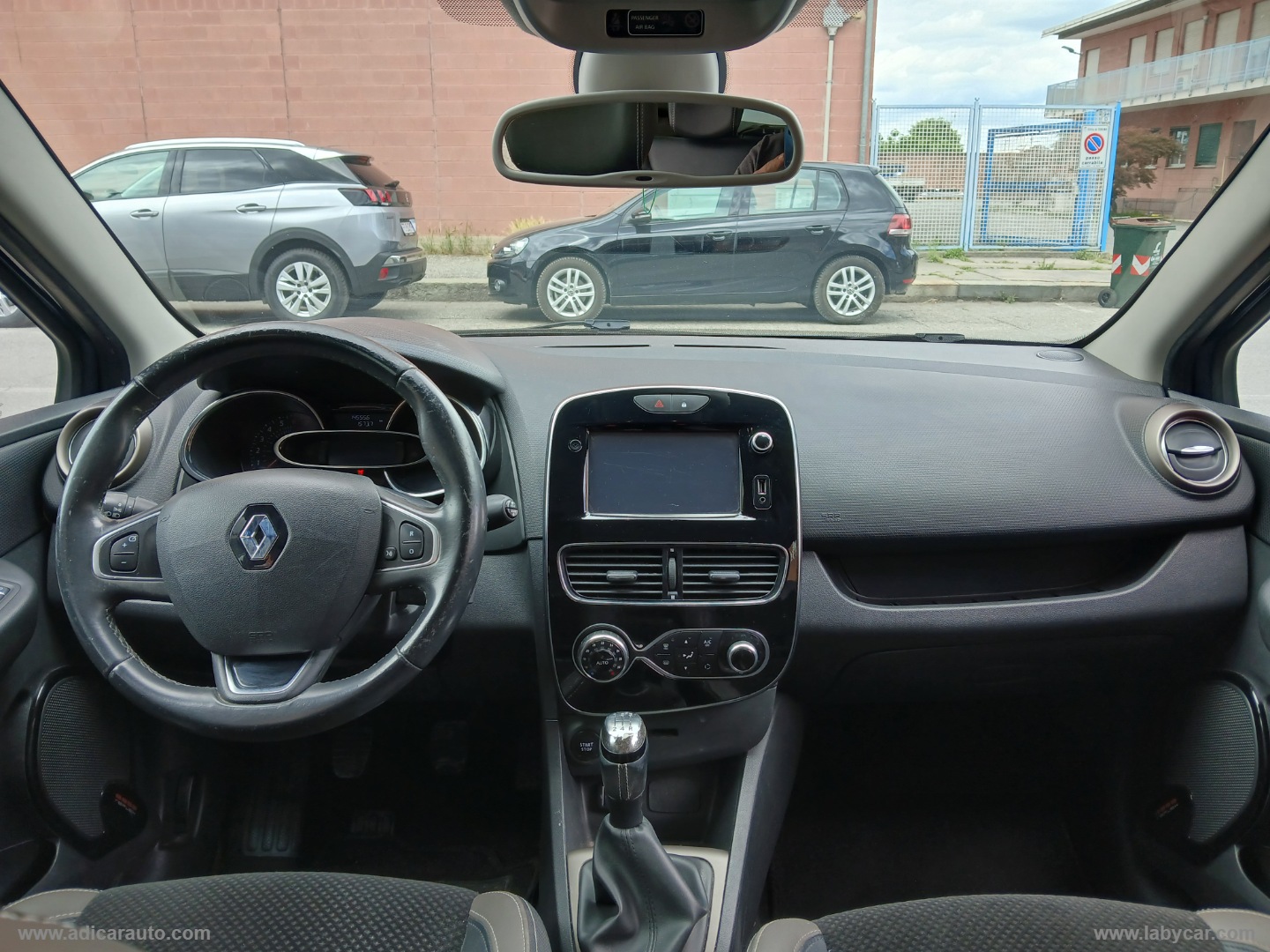 Clio 1.2 75 CV 5p. Duel - immagine 11