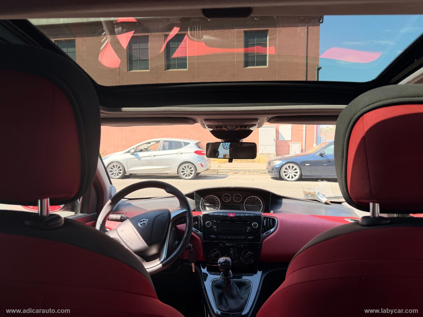 Ypsilon 0.9 T.Air 85 CV 5p. S&S Platinum - immagine 11