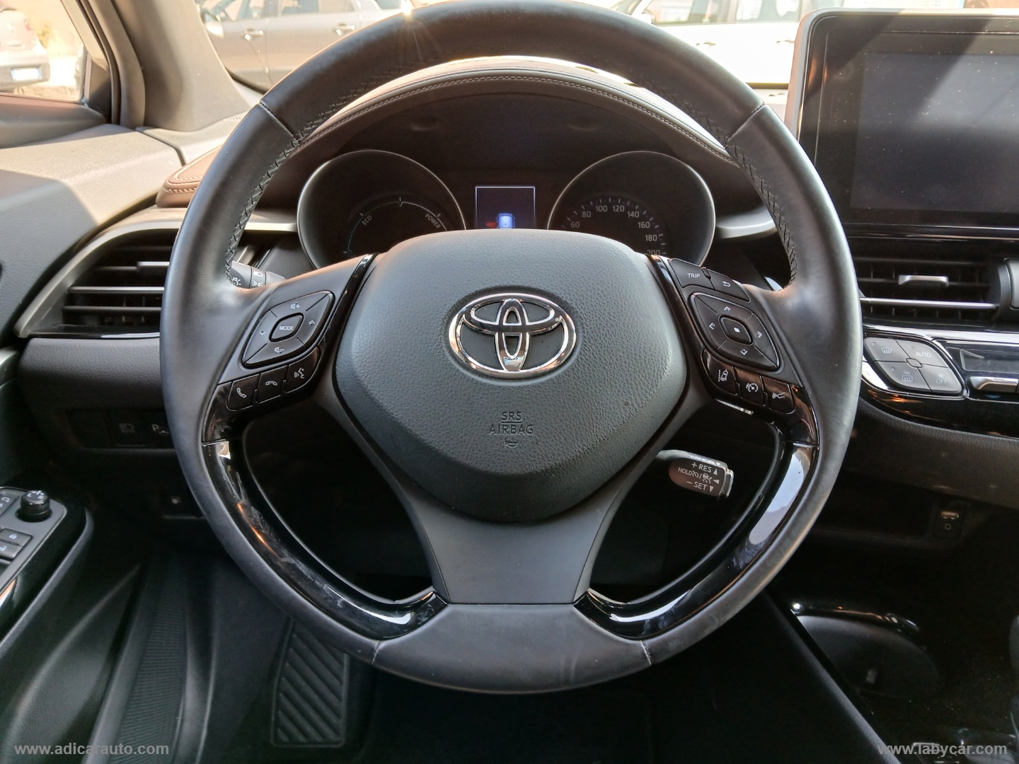 C-HR 1.8 Hybrid E-CVT Lounge - immagine 11