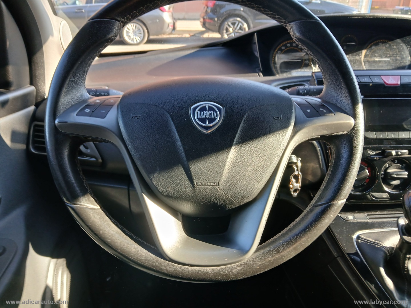Ypsilon 1.2 69 CV 5p. S Momodesign - immagine 11