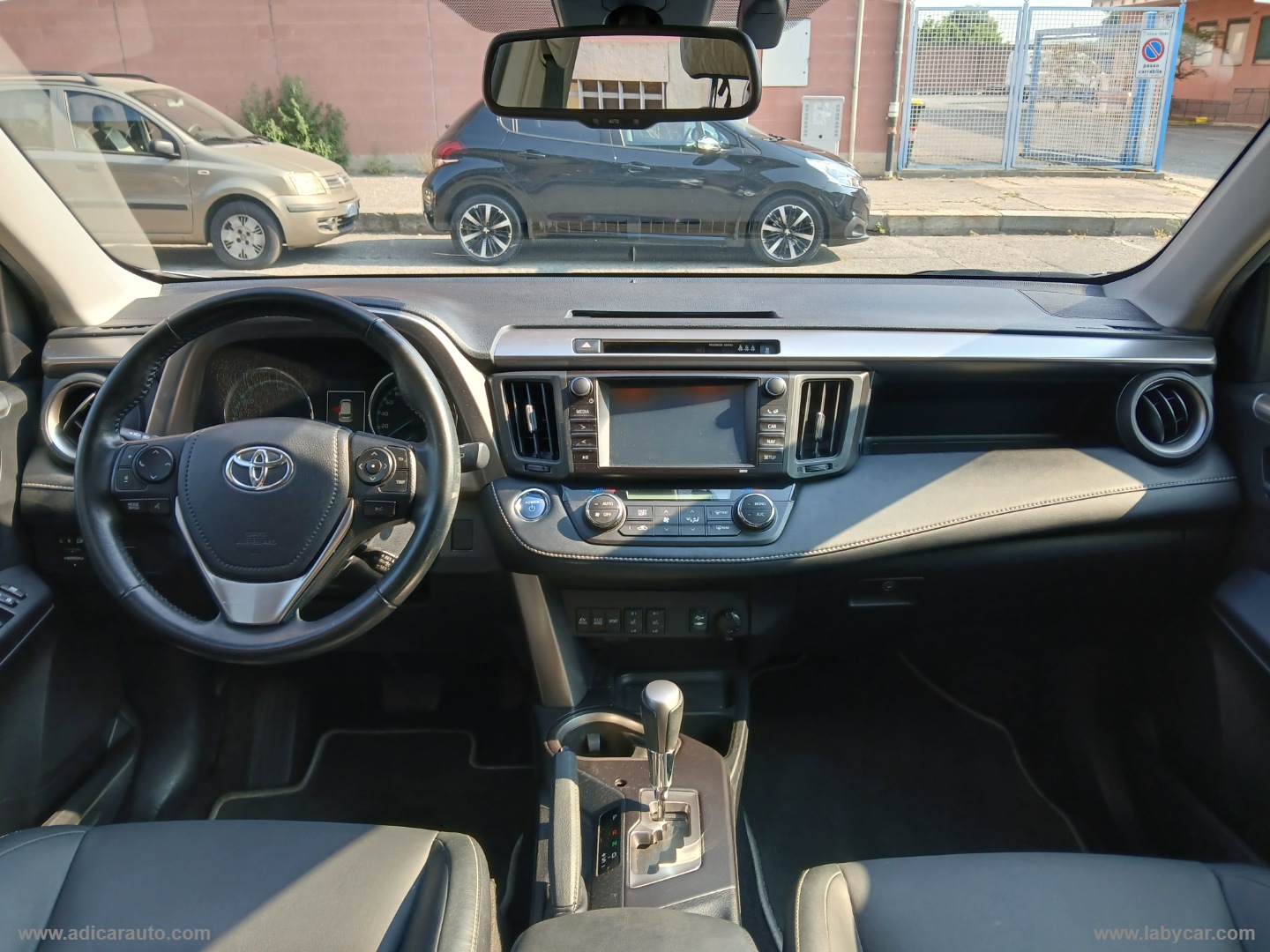 RAV4 2.5 Hybrid 2WD Lounge - immagine 11