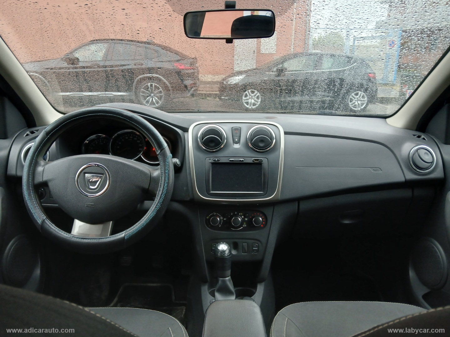 Sandero 1.2 GPL 75 CV Ambiance - immagine 11