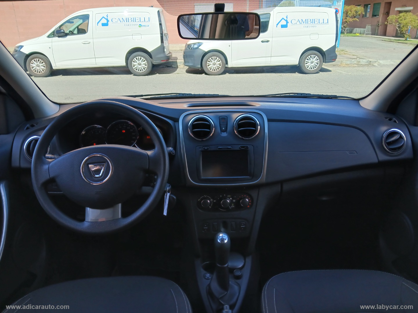 Sandero 1.2 GPL 75 CV Ambiance - immagine 11