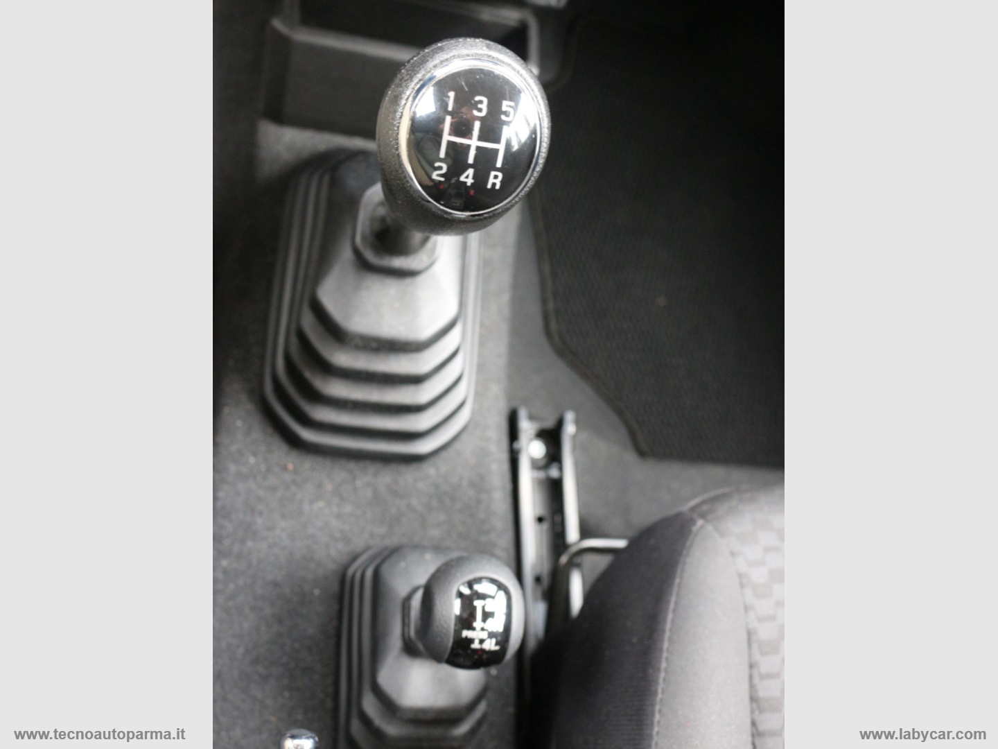Jimny 1.5 5MT Top - immagine 11