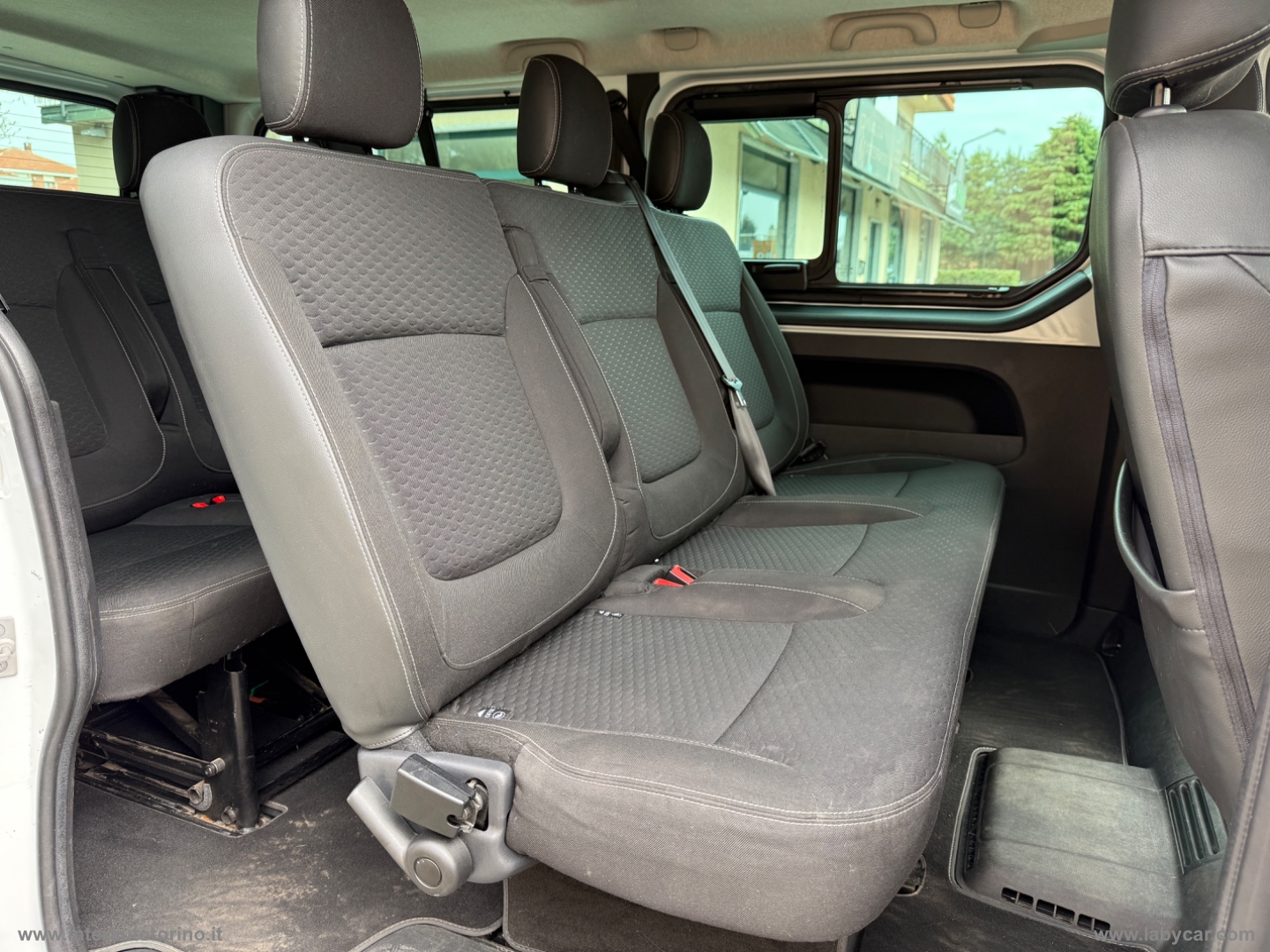 Vivaro 29 1.6 BiT.145 EcoF. PC-TN PASSO LUNGO - immagine 11