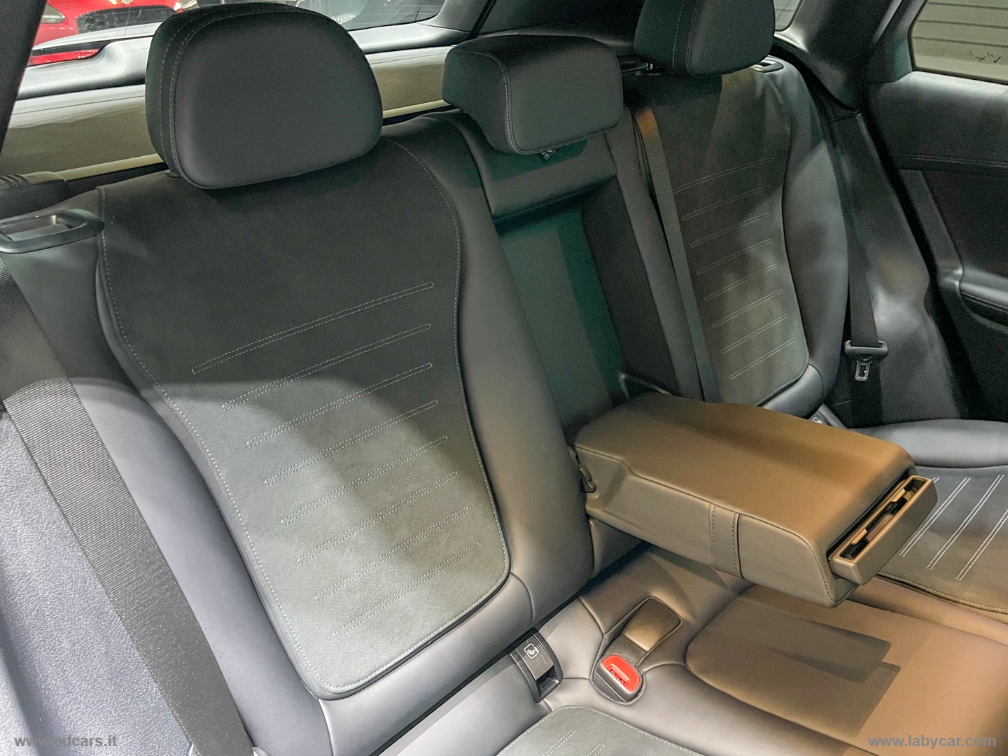 GLC 220d 4Matic Mild Hybrid AMG Line Advanced *PACK LUCI AMBIENTE*GANCIO TRAINO - immagine 11