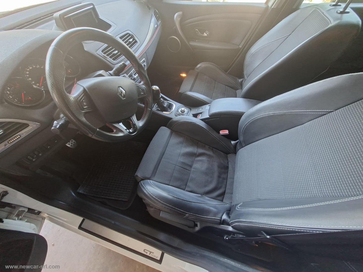 Mégane 1.5 dCi 110 CV SporTour Wave - immagine 11