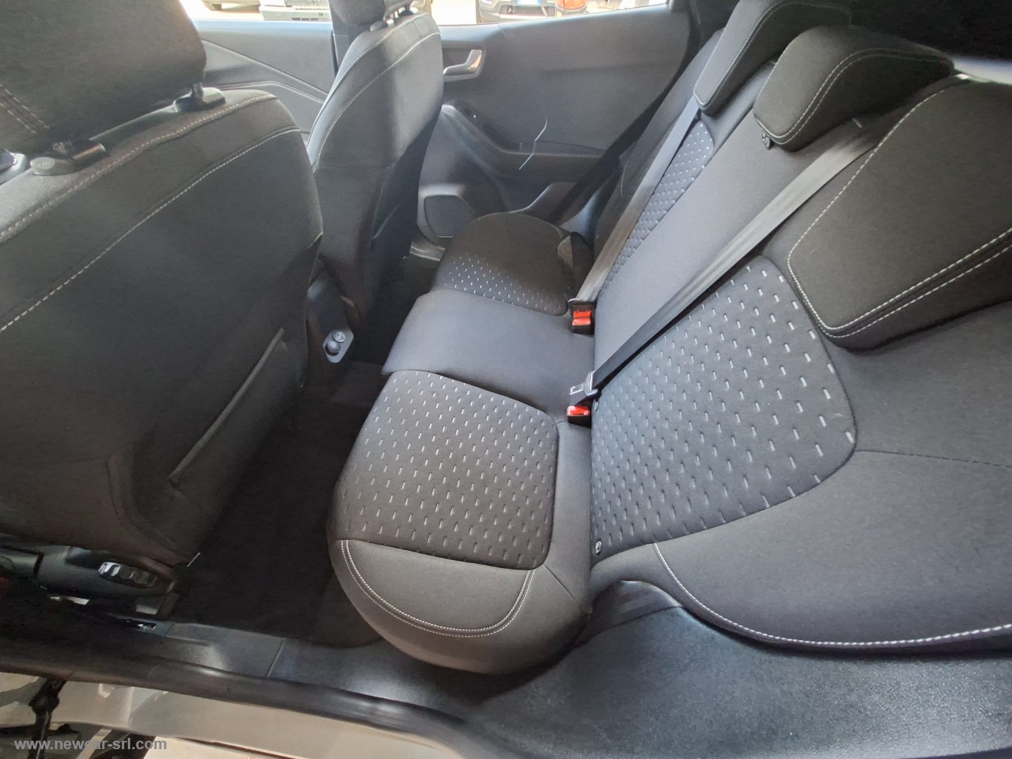 Puma 1.0 EcoB. Hyb. 125CV aut. Tit. Des. - immagine 11