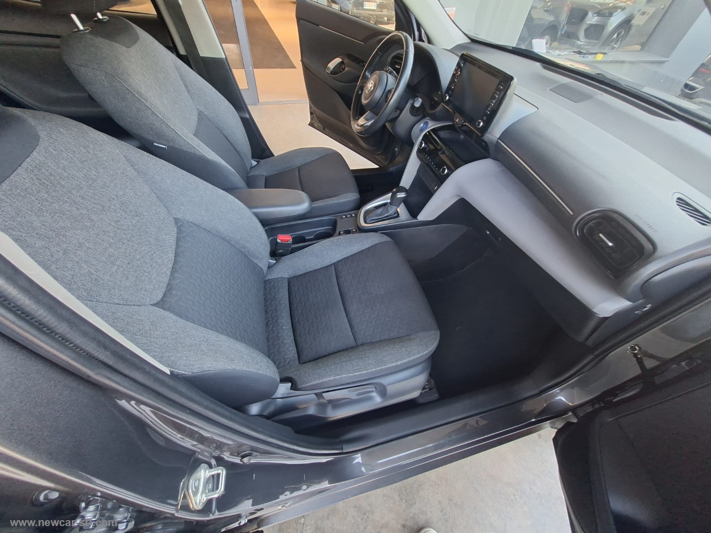 Yaris Cross 1.5 Hybrid 5p. E-CVT Busin. - immagine 11