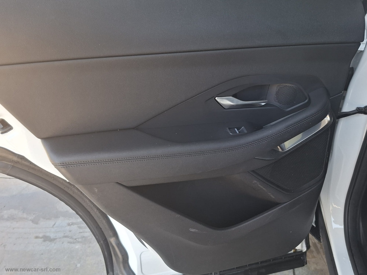 E-Pace 2.0D I4 163 CV AWD Auto - immagine 11