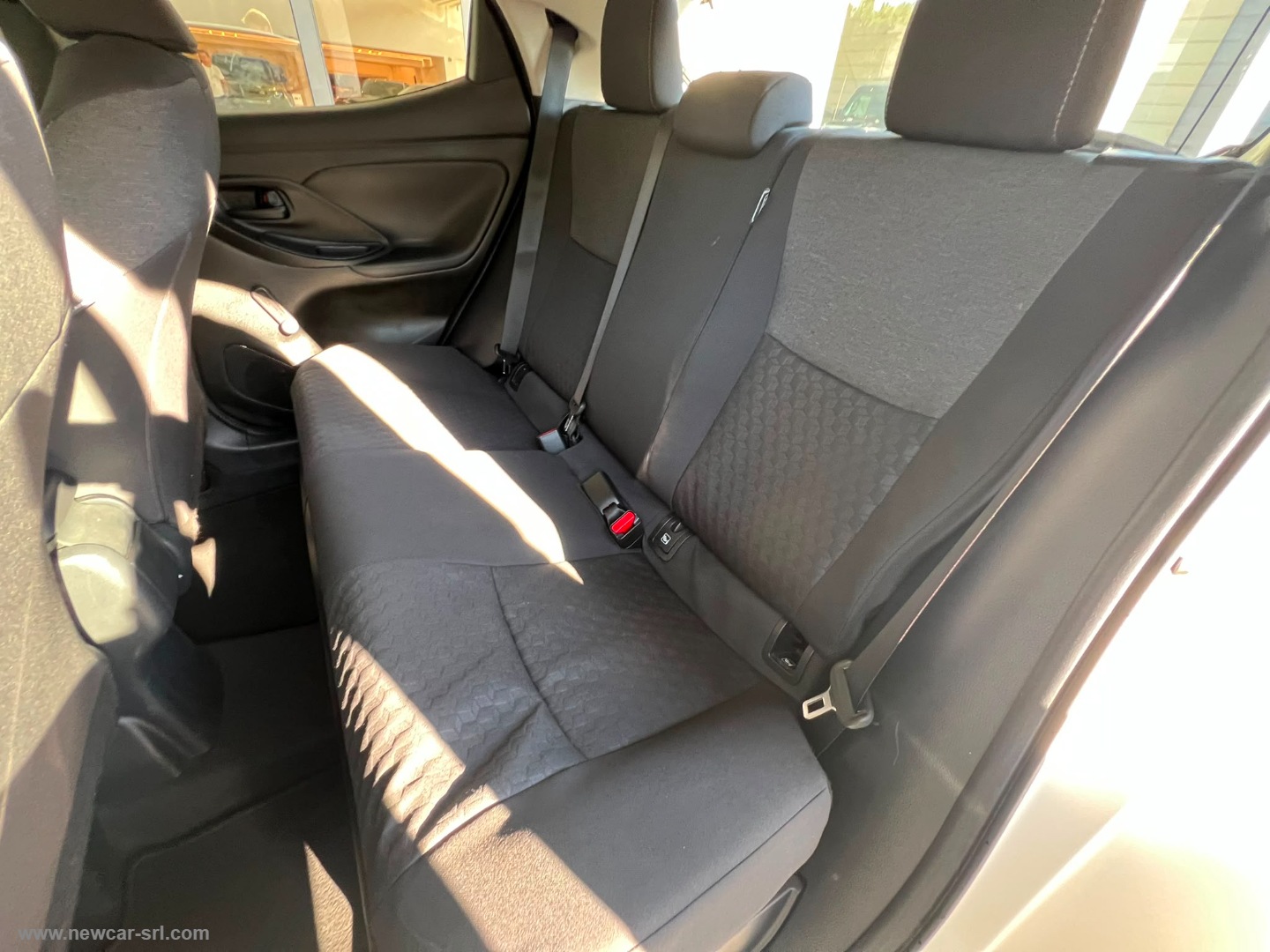 Yaris 1.5 Hybrid 5p. Business - immagine 11