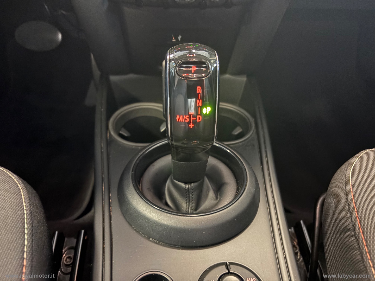 Mini Cooper D Business Countryman Aut. - immagine 11