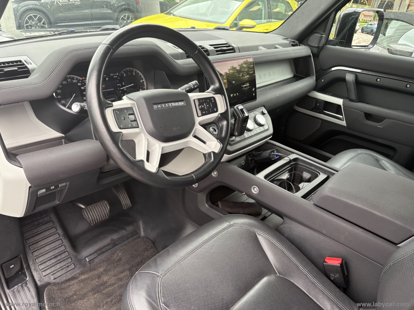 Defender 110 3.0D I6 250 CV AWD Auto - immagine 11