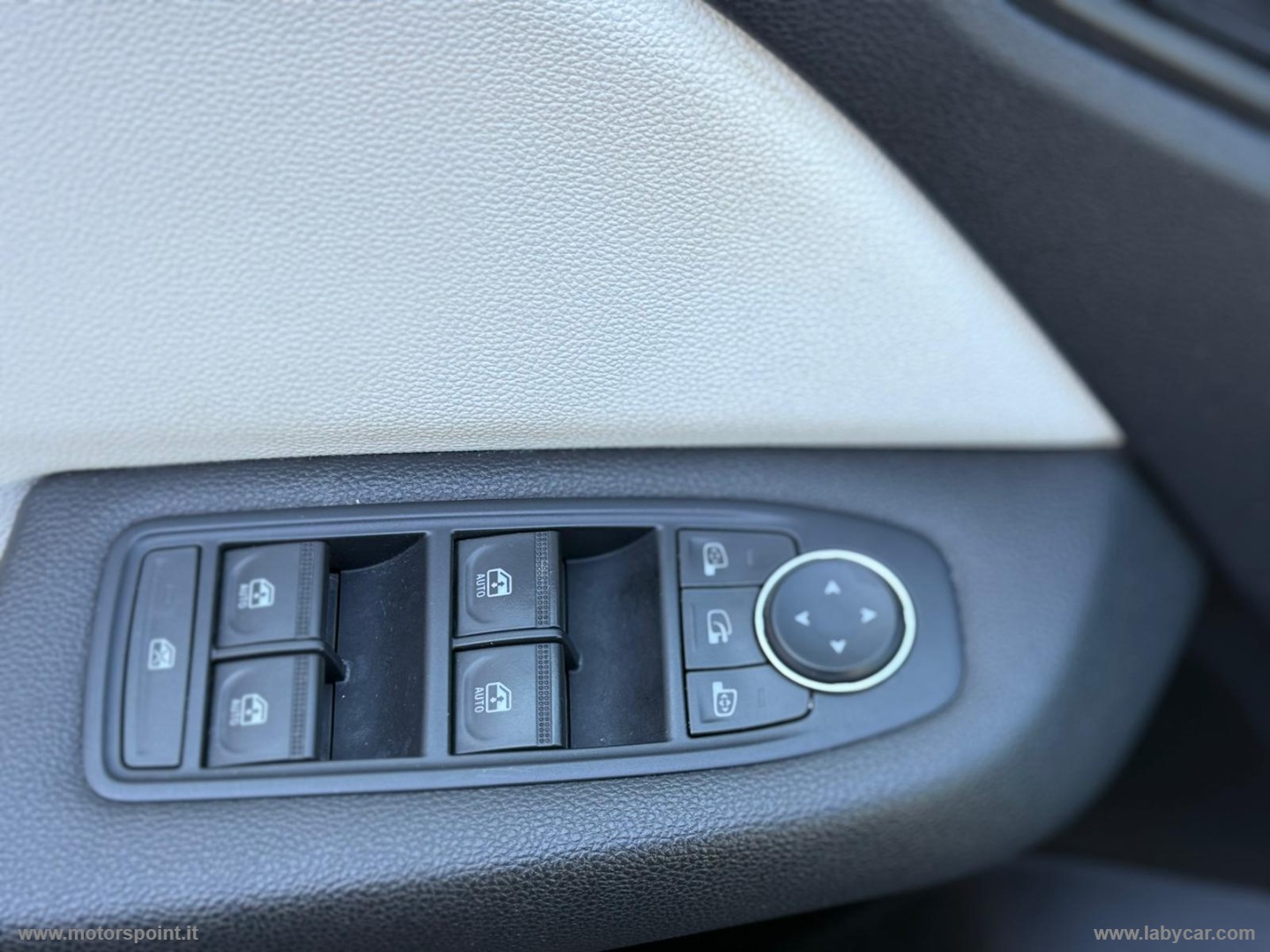 Clio TCe 100 CV GPL Techno - immagine 11