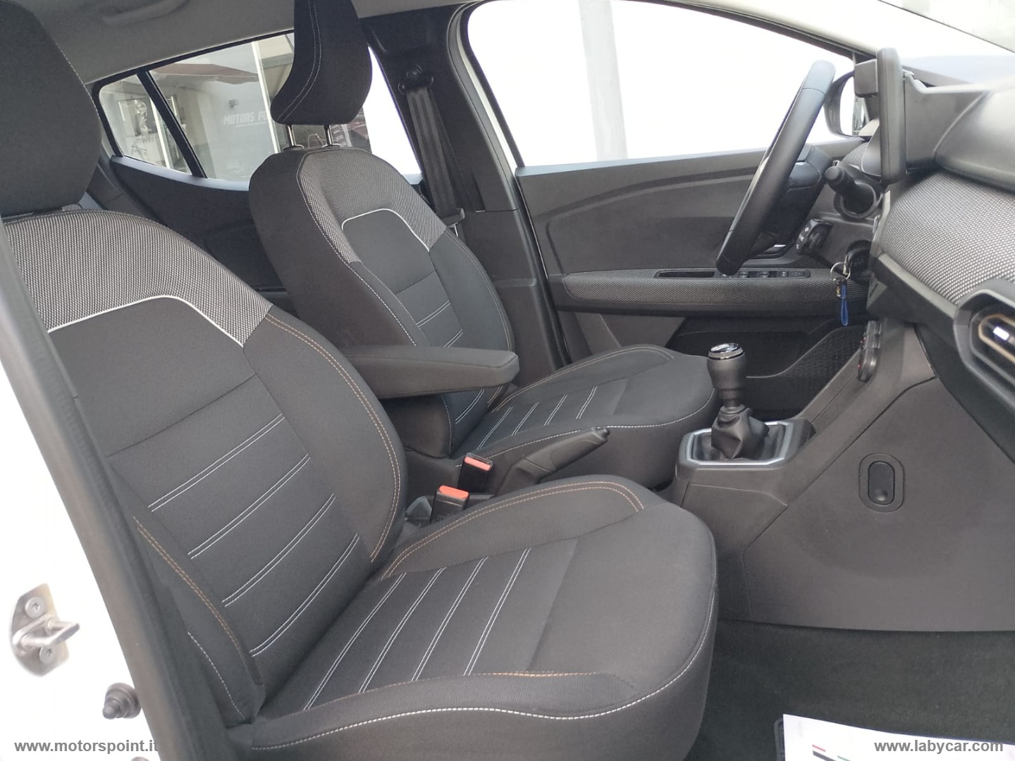 Sandero Stepway 1.0 TCe ECO-G Expression SOLO 20.000 KM - immagine 11