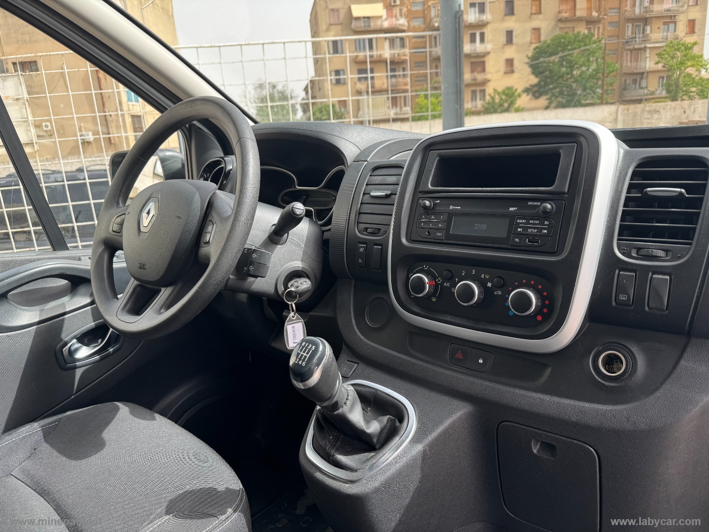 Vivaro 2.0dCi 120CV Furgone Ice anno 2020 - immagine 11