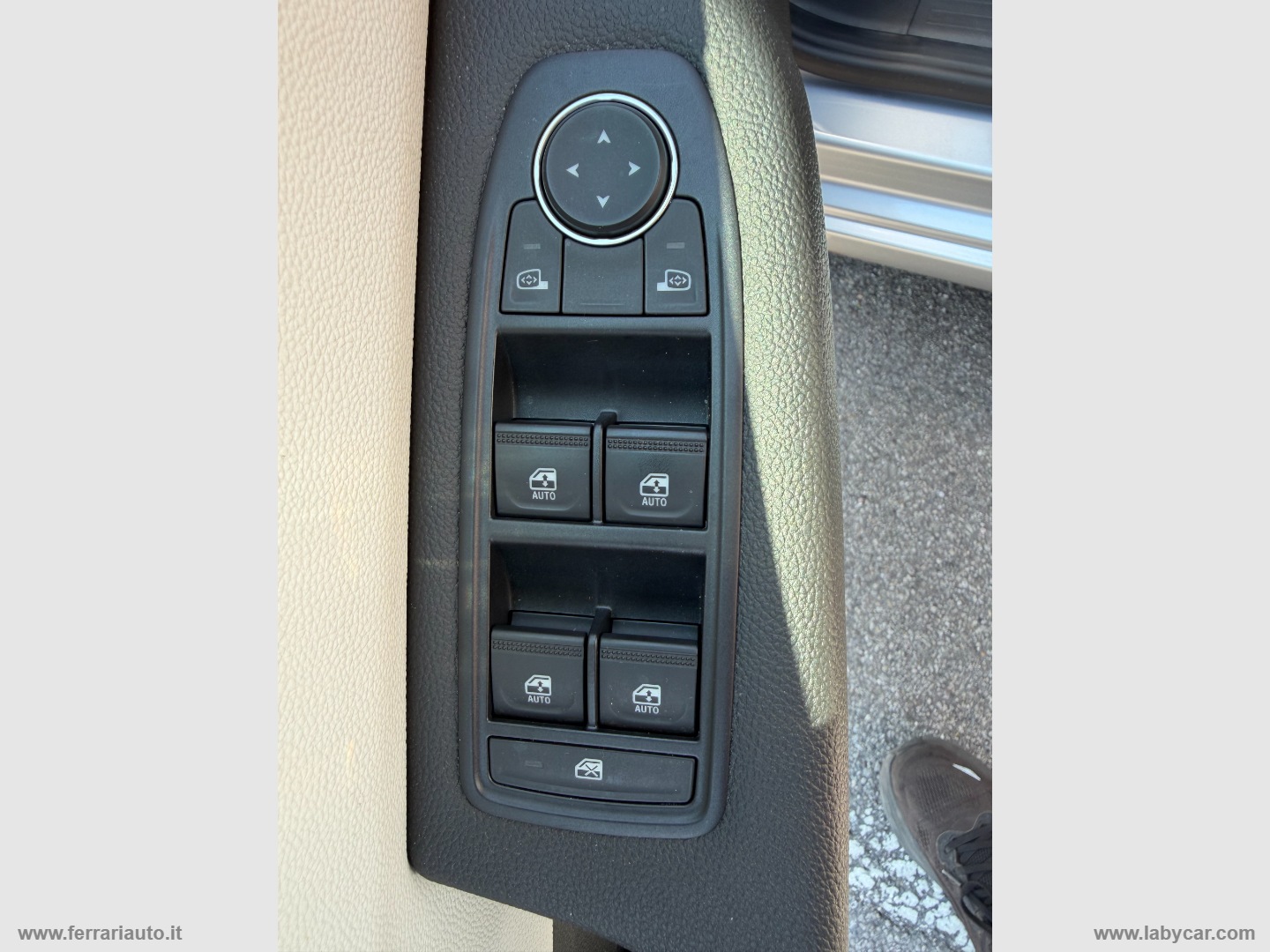 Clio Full Hybrid E-Tech 145 CV Techno SOLO 10.000 KM!!! - immagine 11