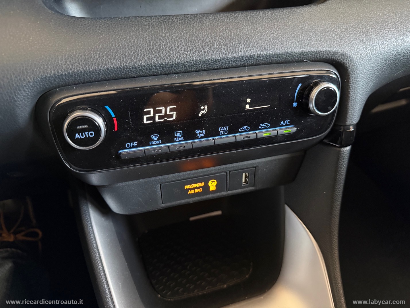 Yaris 1.5 Hybrid 5p. Business - immagine 11