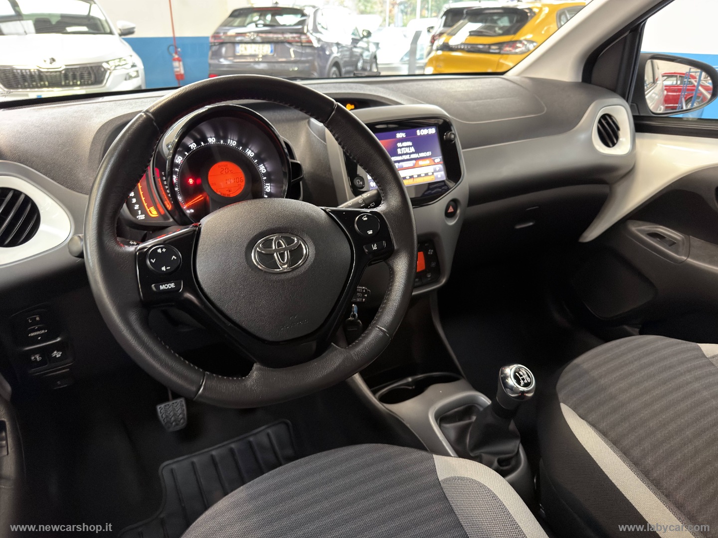 Aygo 1.0 VVT-i 72 CV 5p. x-play NEOPATENTATI - immagine 11