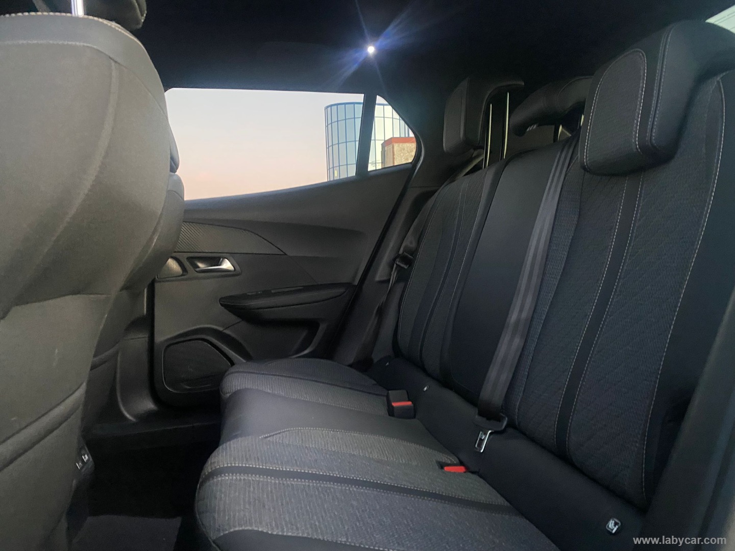 Peugeot 2008 PureTech 130 S&S EAT8 Allure - Immagine 11