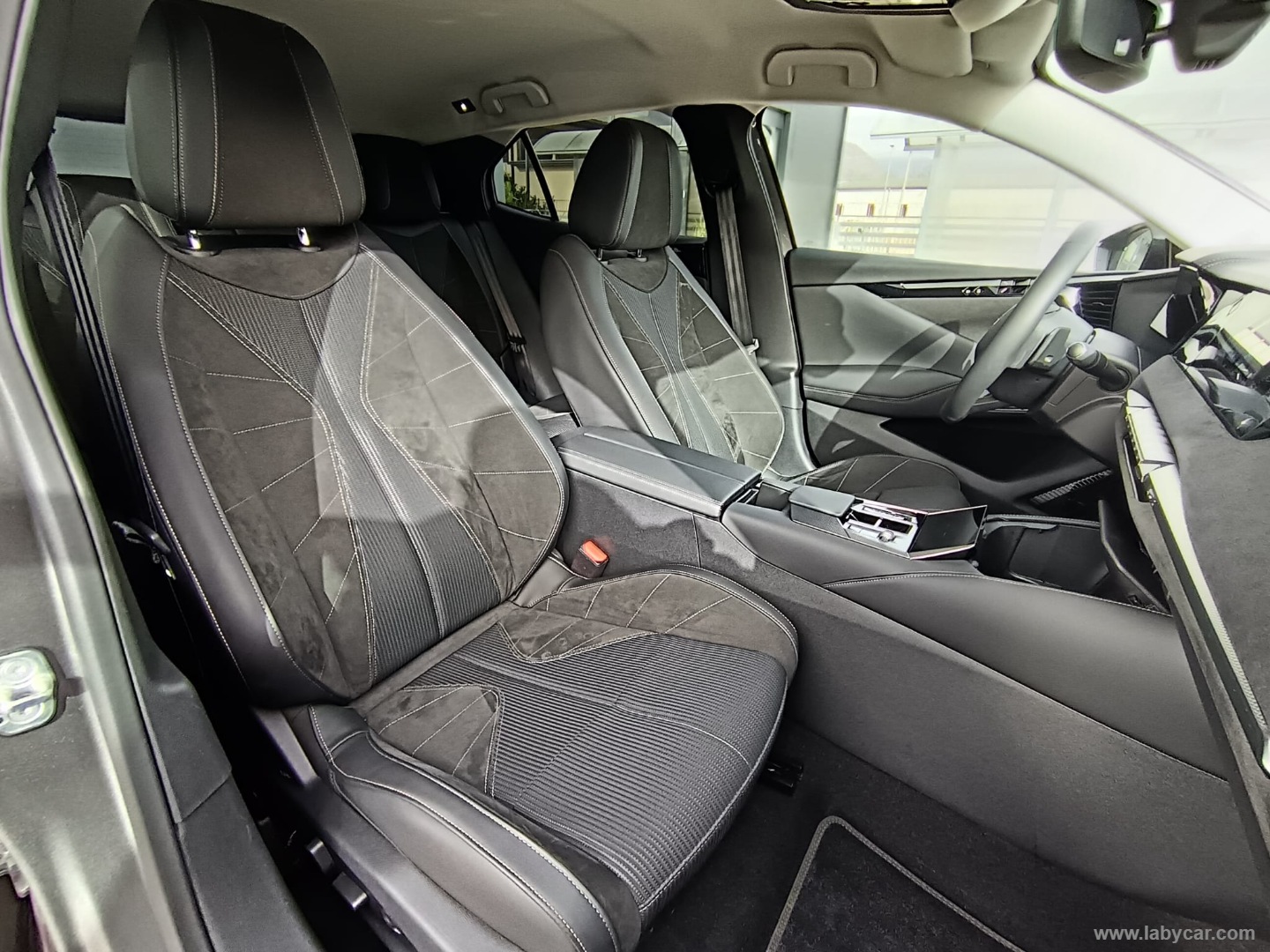 DS AUTOMOBILES DS4 4 PureTech 130 aut. Etoile Alcantara - Immagine 11