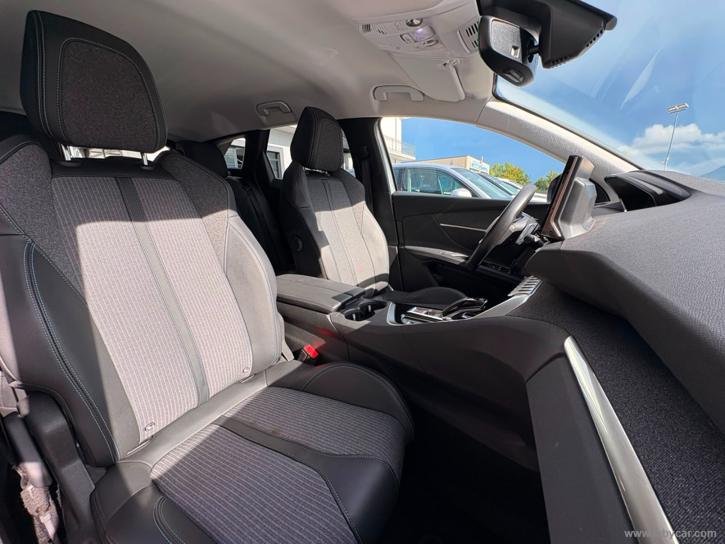 Peugeot 3008 Hybrid 225 e-EAT8 Allure Pack - Immagine 11